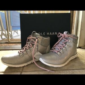 COLE HAAN HIKING BOOTS